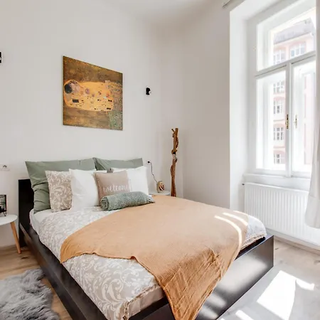Romantic By The Park - Uaka7 Apartment