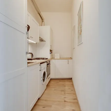 Apartment Romantic By The Park - Uaka7