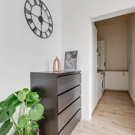 Romantic By The Park - Uaka7 Prague
