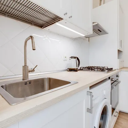 Romantic By The Park - Uaka7 * Prague