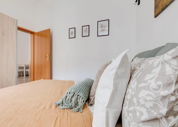 Apartamento Romantic By The Park - Uaka7 Praga