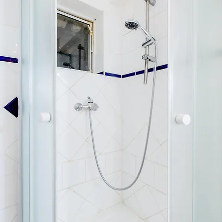 Romantic By The Park - Uaka7 * Praga